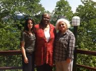 Mezunumuz Fulya Kurter ve Prof. Jacqueline Mattis ile ortak kitap projeleri kültürle duyarlı psikolojik danışma konusu ile ilgili görüşme sonrası. 15 Mayıs 2013.  After interviewing with our graduate Fulya Kurter and Prof. Jacqueline Mattis on culture sensitive counseling book Project. May 15, 2013